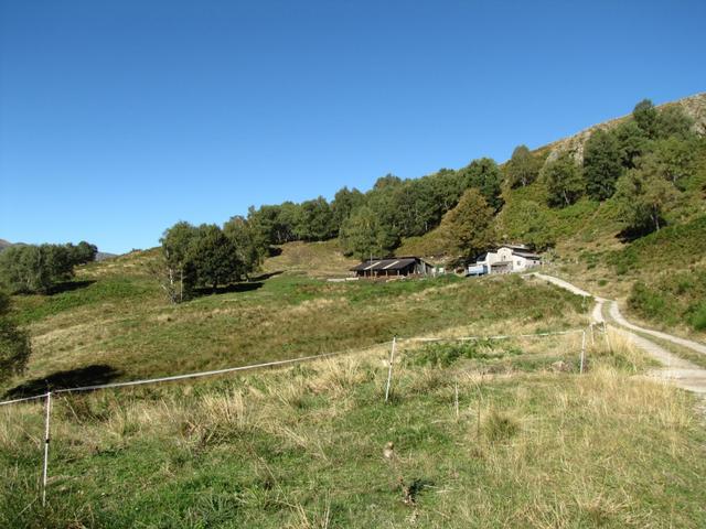 links am Motto Rotondo vorbei Richtung Cima di Medeglia