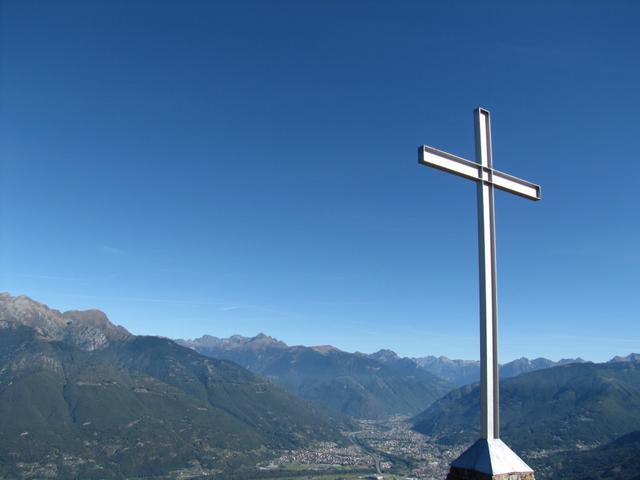 das Gipfelkreuz beim Cima di Medeglia