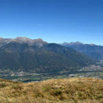 super schönes Breitbildfoto mit Lago Maggiore, Gridone, Sassariente, Magadinoebene und Leventina