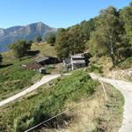 die Alphütte bei Sopra Canaa. Auf gleichem Weg wie der Aufstieg geht es nun abwärts nach Canedo