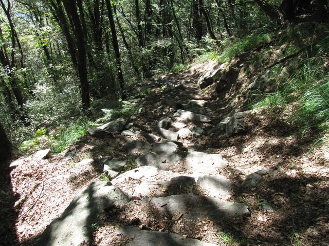 die letzten Steinstufen kurz vor Canedo. Eine schöne aussichtsreiche Wanderung geht zu Ende