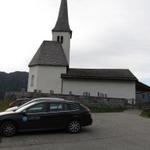 bei der schönen Kirche in Tenna im Safiental. 1350 siedelten sich die ersten Wallser in Tenna an