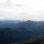 schönes Breitbildfoto mit Blick Richtung Schanfigg, Domleschg und Chur