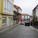 wir durchqueren die Altstadt von Finisterre durch die Calle Real