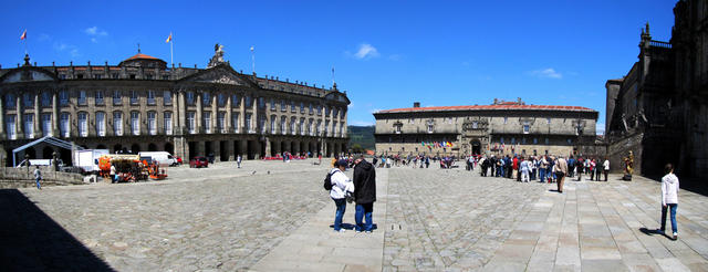 schönes Breitbildfoto vom Praza do Obradoiro