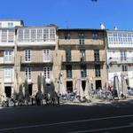 schöne Häuserfassade auf dem Weg zur Parkanlage Alameda