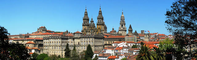 superschönes Breitbildfoto der Kathedrale