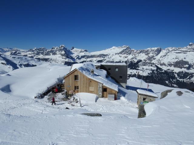 plötzlich taucht die Leglerhütte vor uns auf 2273 m.ü.M.