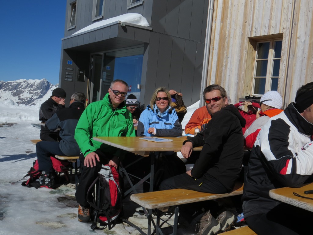 Mittagspause draussen bei der Leglerhütte