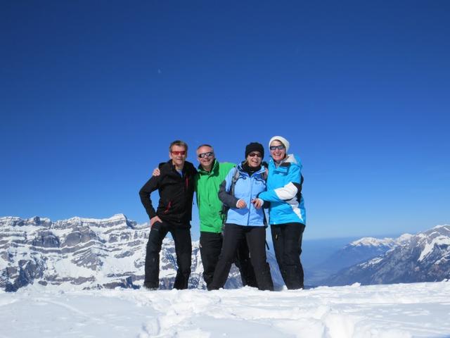 Gruppenfoto bei der Leglerhütte Franco, Markus, Doris und Mäusi