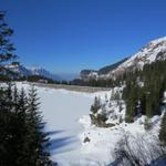 Blick auf den vereisten Garichti Stausee