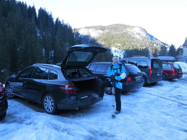 beim grossen Parkplatz von Langwies