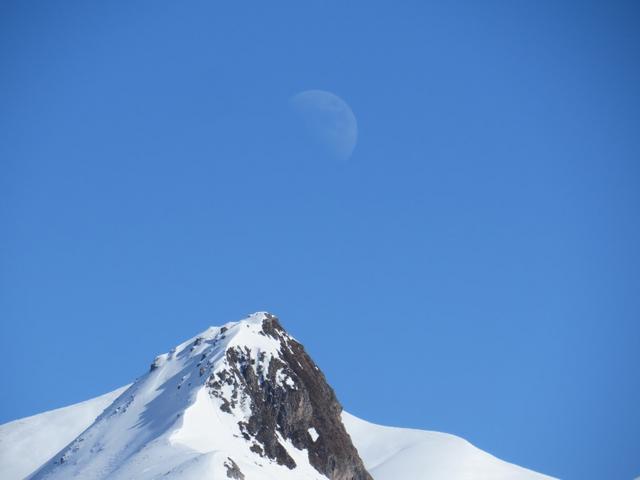 über das Seehorn zeigt sich der Mond