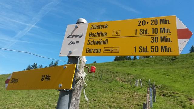 Wegweiser bei der Alp Scharteggli 1285 m.ü.M.