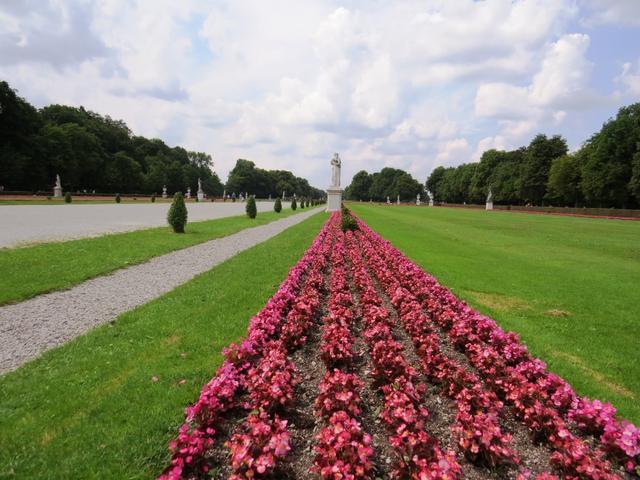 der Schlossgarten ist ein streng geometrisch angelegter Barockgarten