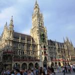 der Marienplatz mit Rathaus