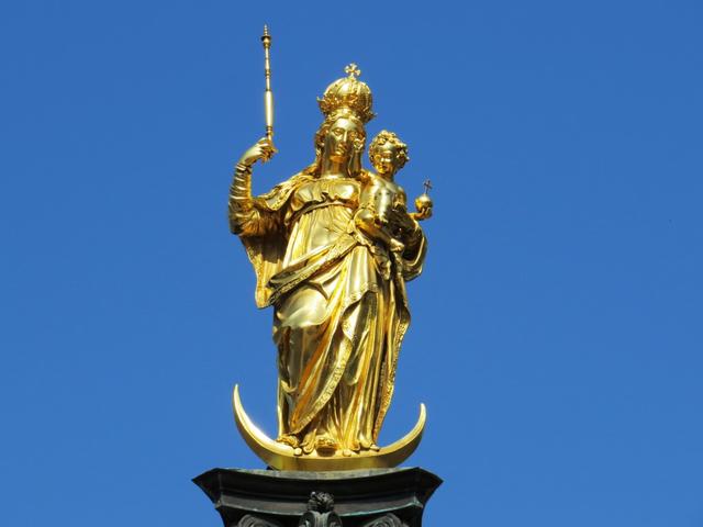 die Mariensäule mit der heiligen Maria „Patronin Bayerns“