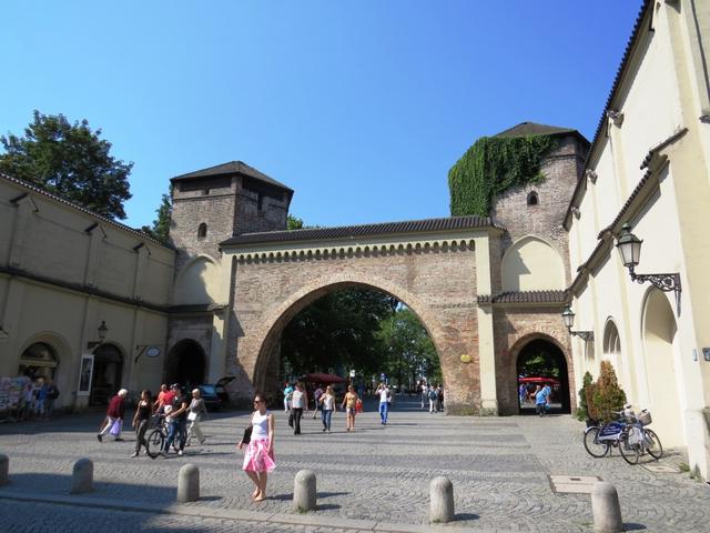 das Sendlinger Tor ist eines von drei erhalten gebliebenen Stadttoren der historischen Münchner Altstadt