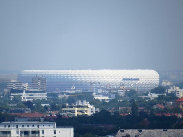 Blick zur Allianz Arena. Das Stadion des FC Bayern München