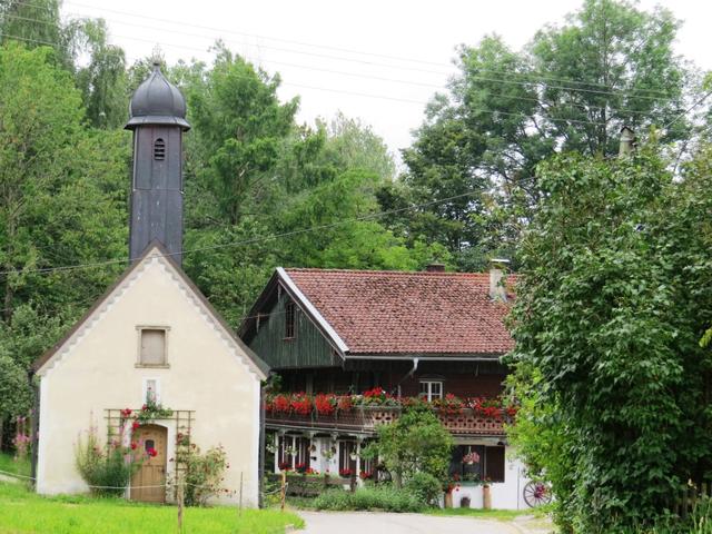 kleine Dörfer werden durchquert