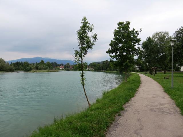 der Isar entlang erreichen wir in kürze Bad Tölz