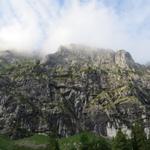 die Besteigung der Benediktenwand haben wir fallen gelassen. Der Gipfel ist schon wieder Wolkenverhangen