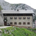 wir haben das Karwendelhaus 1765 m.ü.M. erreicht