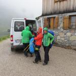 der Alpentaxi bringt uns nach Scharnitz.Die Überquerung vom Schlauchkarsattel muss wegen dem schlechten Wetter abgesagt werden