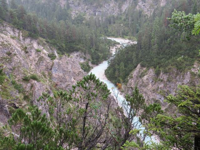 tief unter uns die Isar