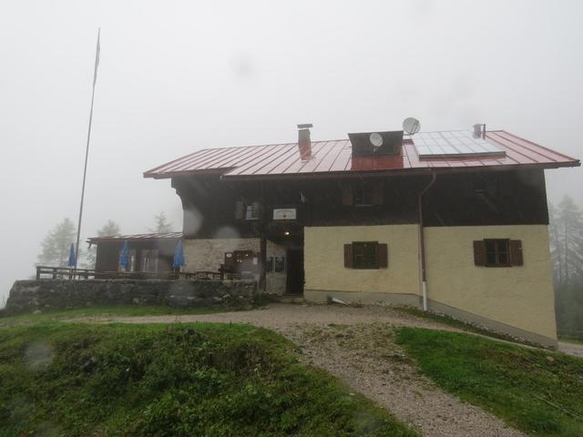 bei schlechtem Wetter verlassen wir am Morgen die Hallerangeralm