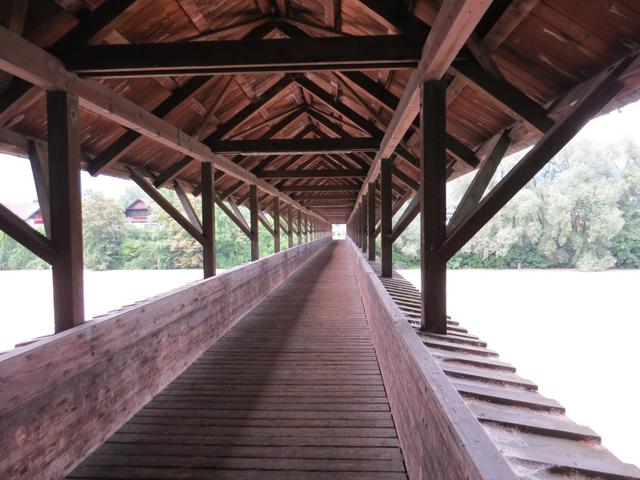 über die alte Holzbrücke überquerten wir wieder den Inn und liefen wieder in die Altstadt