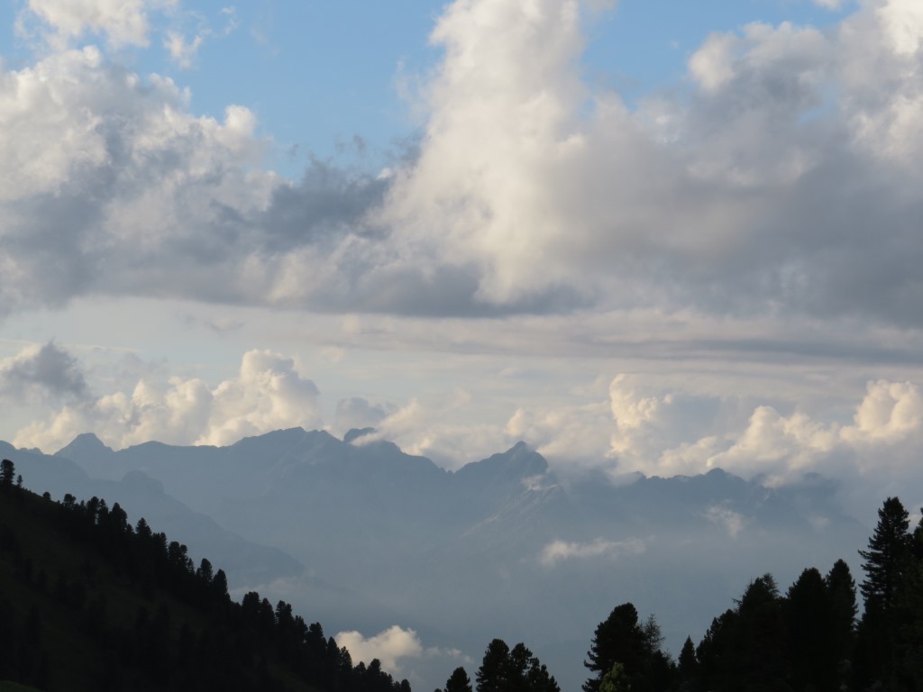 Wolken über das Karwendelgebirge