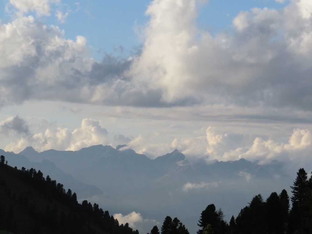 Wolken über das Karwendelgebirge