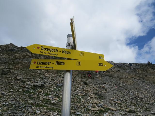 dieser Wegweiser beim Geierjoch nicht gesehen. Steht aber auch an einer sau dummen Stelle. Unnötiges umherlaufen war die Folge