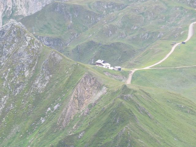 in weiter Ferne ist das Tuxerjochhaus ersichtlich