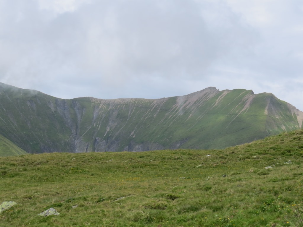 Blick vom Weitental hinauf zum Gschützspitzsattel. Der Weg ist gut ersichtlich