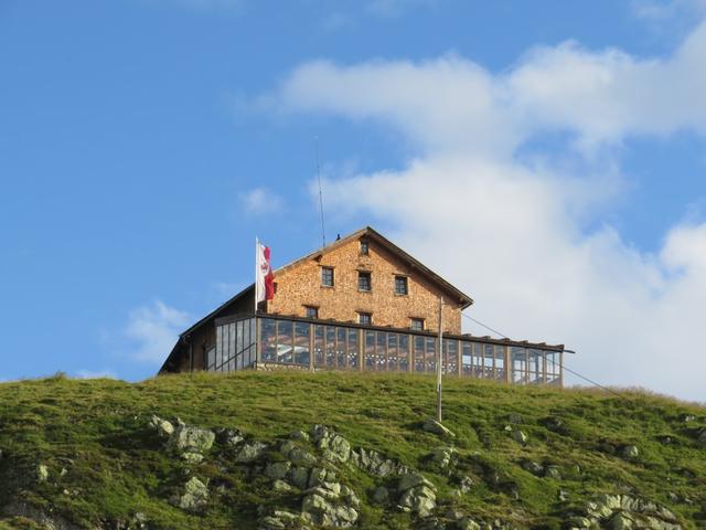 Blick zurück  zum Tuxer-Joch Haus