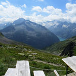 Breitbildfoto mit Ausblick vom Friesenberg Haus