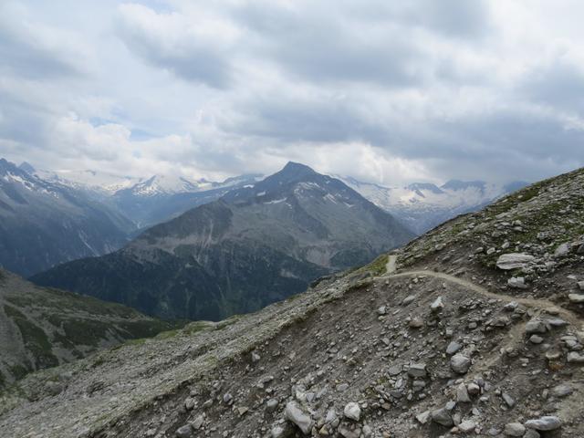 auf diesem Wegstück sind oft viele Wanderer unterwegs