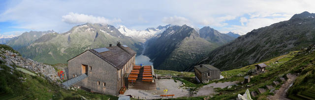 sehr schönes Breitbildfoto bei der Olpererhütte aufgenommen