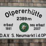 nach 13 km, 4 3/4 Std, 580m aufwärts und 1130m abwärts, erreichen wir die Olpererhütte