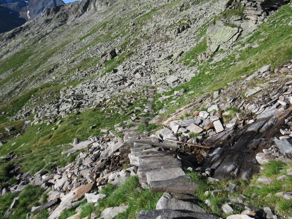 wir haben die Olpererhütte verlassen und sind auf dem Weg nach Unterschrammach-Bach