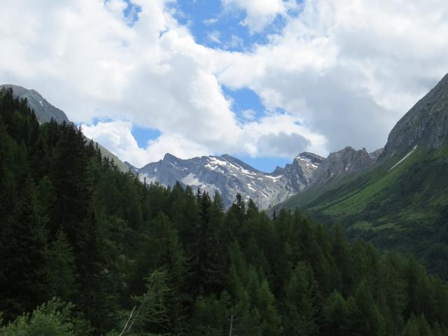 Blick hinauf in die Richtung in der wir morgen wieder aufsteigen müssen