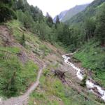 alles am Gliderbach entlang führt uns der Weg tief in das Tal hinein