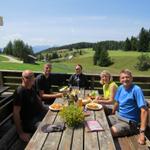 auf der Ronerhütte haben wir sehr gut gegessen und die Sonne genossen