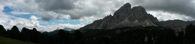 Breitbildfoto vom Würzjochpass aus gesehen 2006 m.ü.M.