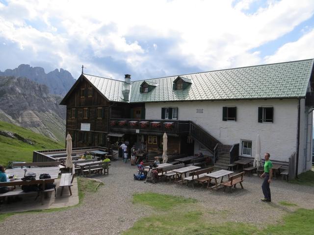 wir haben die Schlüterhütte 2301 m.ü.M. erreicht