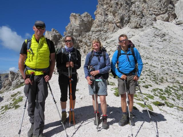 Uli, Babsi, Mäusi und Franco auf der Roa-Scharte