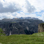 Breitbildfoto von der Puezalm mit Blick Richtung Sella Gruppe und Langkofel