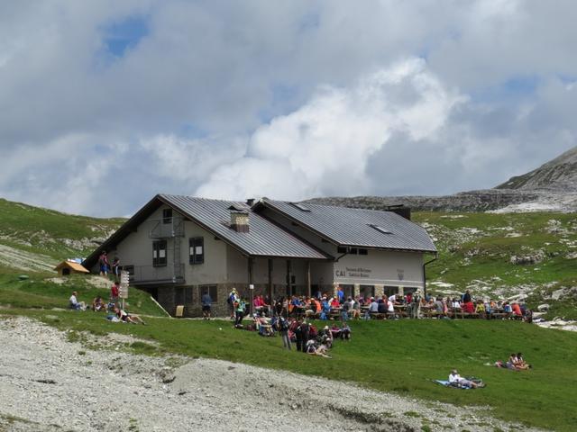 wir haben die Puez Hütte 2475 m.ü.M. erreicht